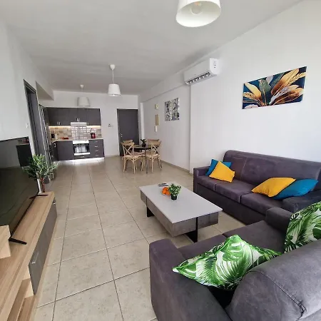 Lux Finikoudes Lägenhet Larnaca