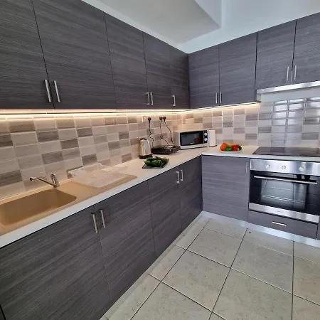 Lux Finikoudes Lägenhet Larnaca